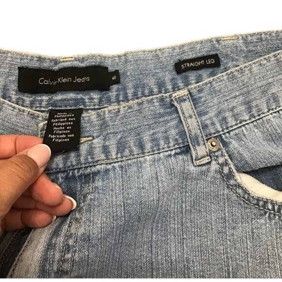 CALVIN KLEIN - LIGHT WASH STRAIGHT LEG MEN'S JEANS SIZE 40X30 - Picture 4 of 7